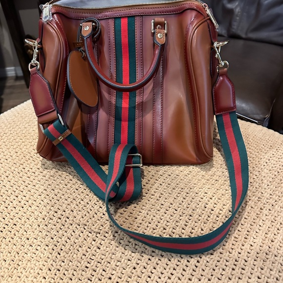 Gucci Bag not authentic - Picture 2 of 3